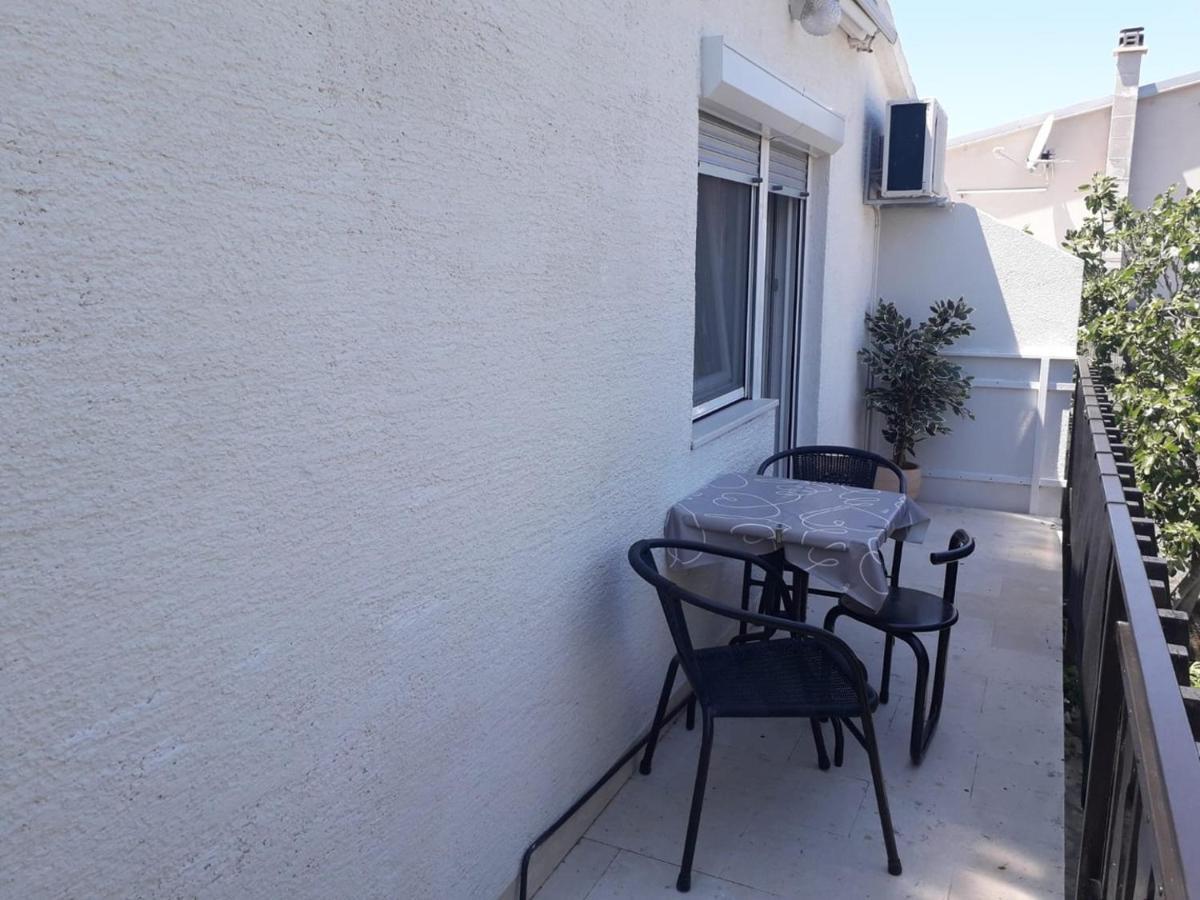 Apartments Carev 1293 Jezera Exterior photo